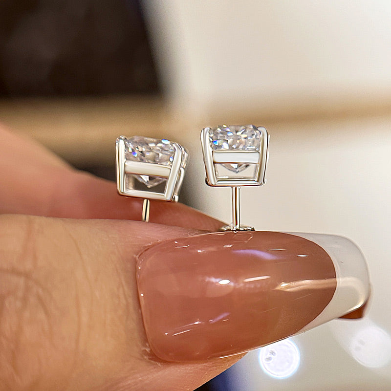 Boucles d'oreilles en argent sterling avec diamants synthétiques taille coussin 