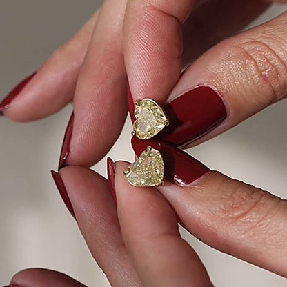 Pendientes de diamantes simulados de talla corazón de 1,25 quilates en plata de ley 