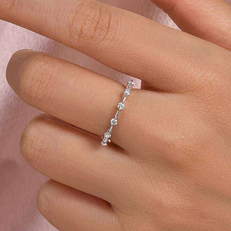Anillo de moissanita de plata 925 bañado en oro - Piedra blanca redonda de 0,2 ct
