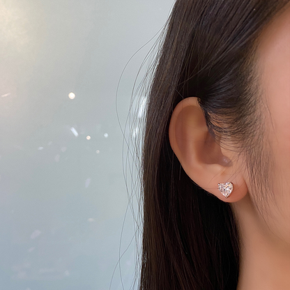 Pendientes de diamantes simulados de talla corazón de 1,25 quilates en plata de ley 