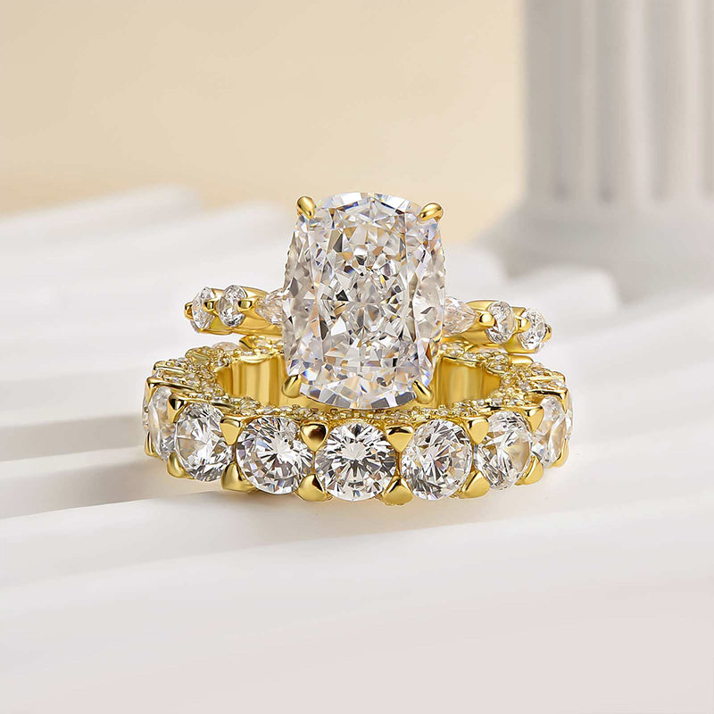 5.5CT Cushion Cut Diamond with 5.0CT Band Gold Ring